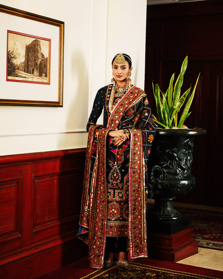 Saliha Suit