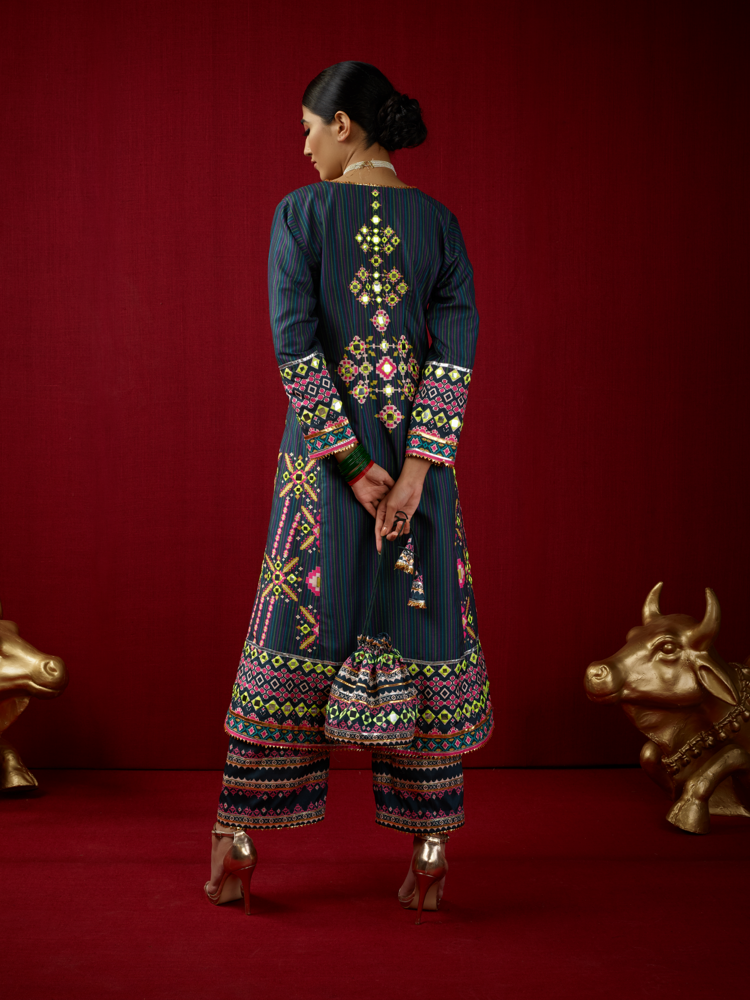 Surmai Jhola with Palazzo