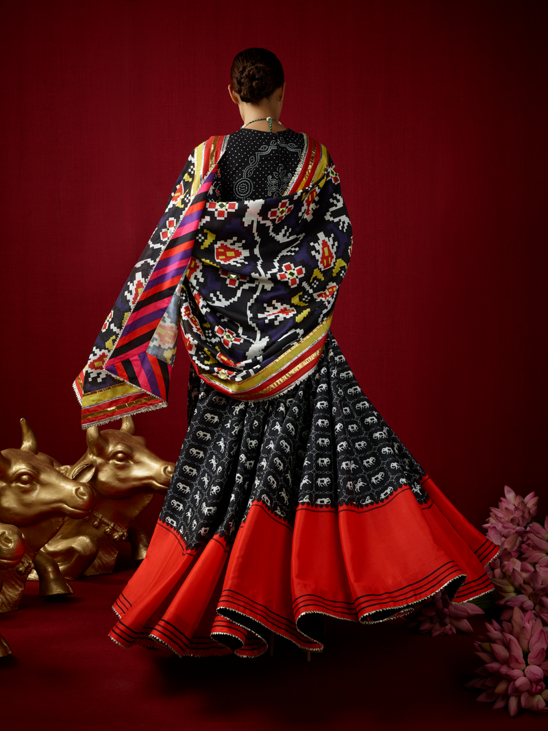 Jaalidar Kalidaar Set