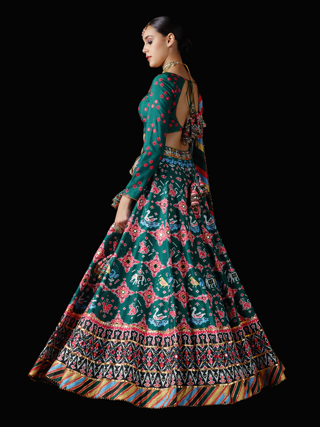 Popat Kunjar Lehenga